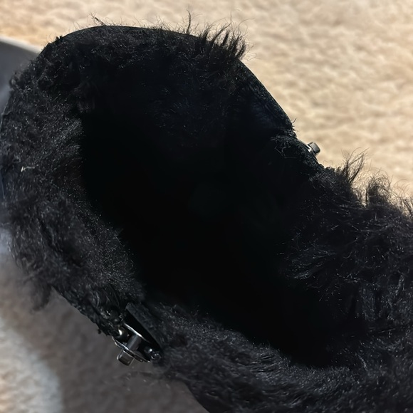 J/SLIDES 
Women's Victory Waterproof Platform Boots - Picture 8 of 10